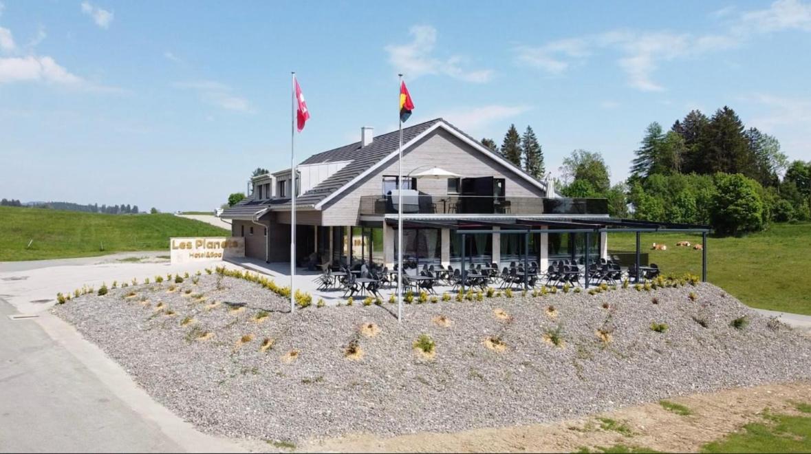 Hotel Restaurant & Spa Les Planets Les Rasses Exterior foto