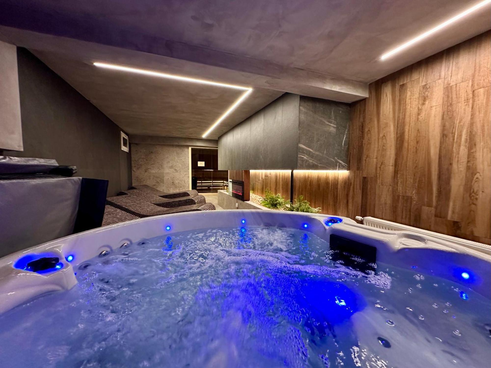 Hotel Restaurant & Spa Les Planets Les Rasses Exterior foto