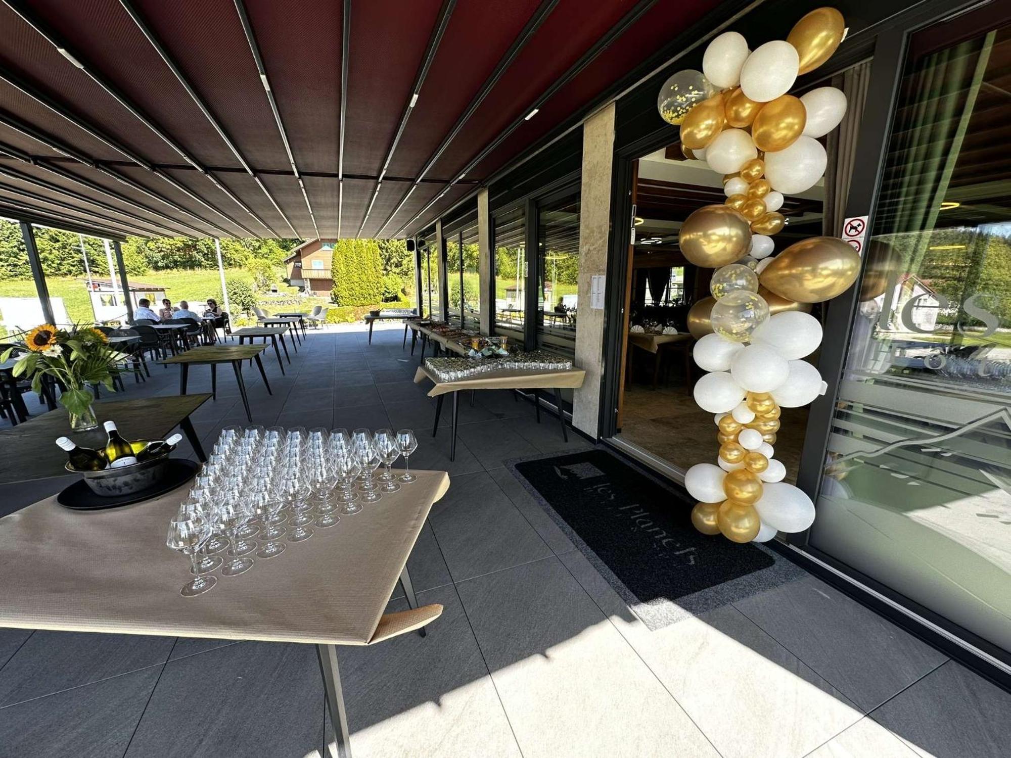 Hotel Restaurant & Spa Les Planets Les Rasses Exterior foto