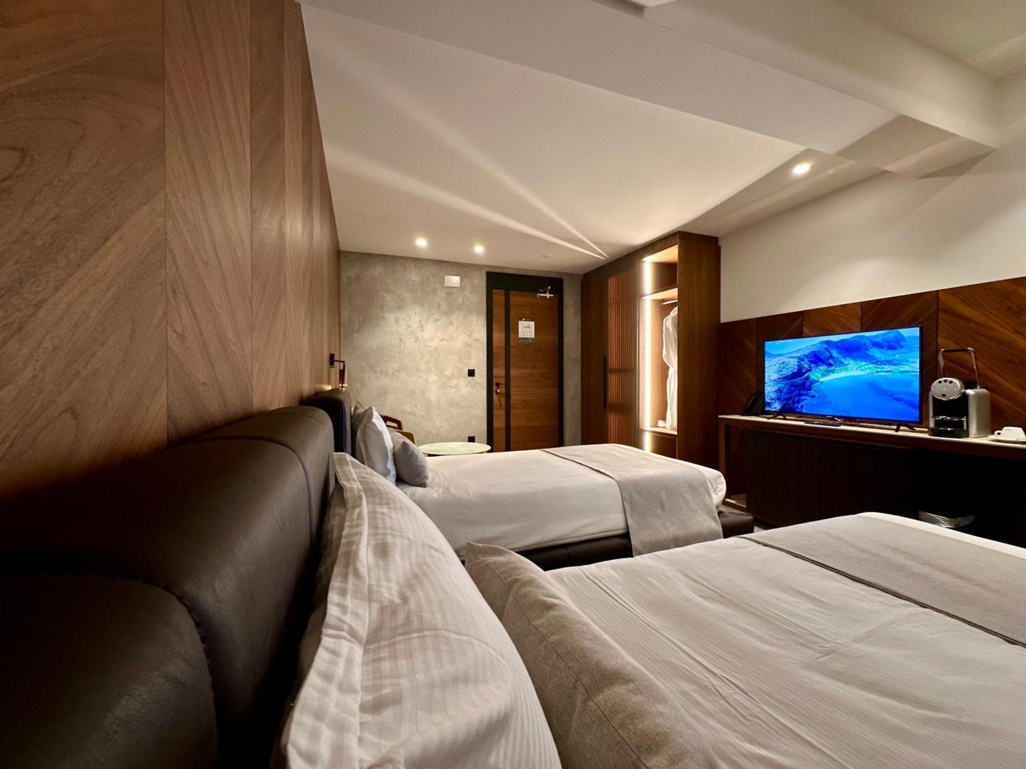 Hotel Restaurant & Spa Les Planets Les Rasses Exterior foto