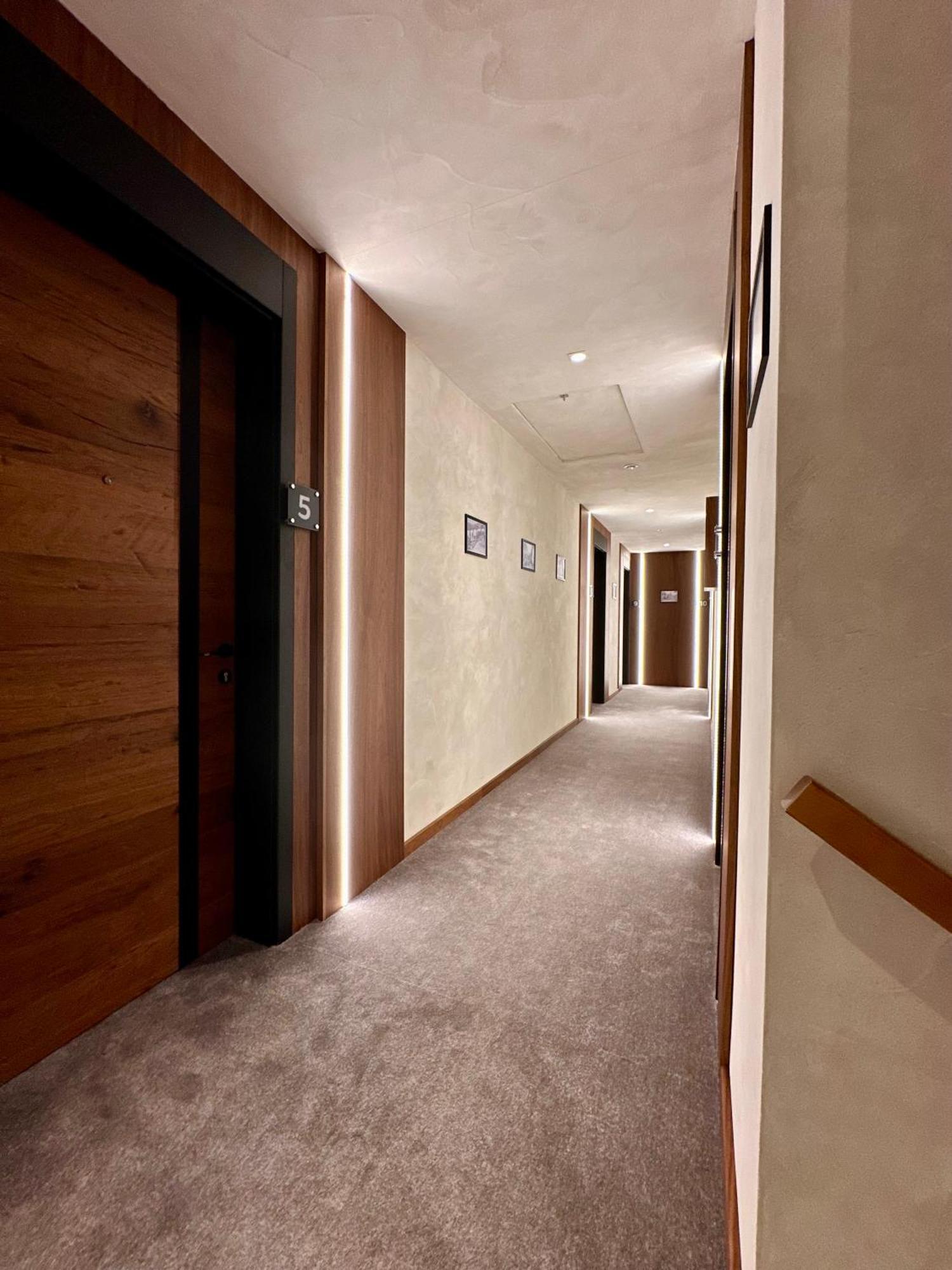 Hotel Restaurant & Spa Les Planets Les Rasses Exterior foto