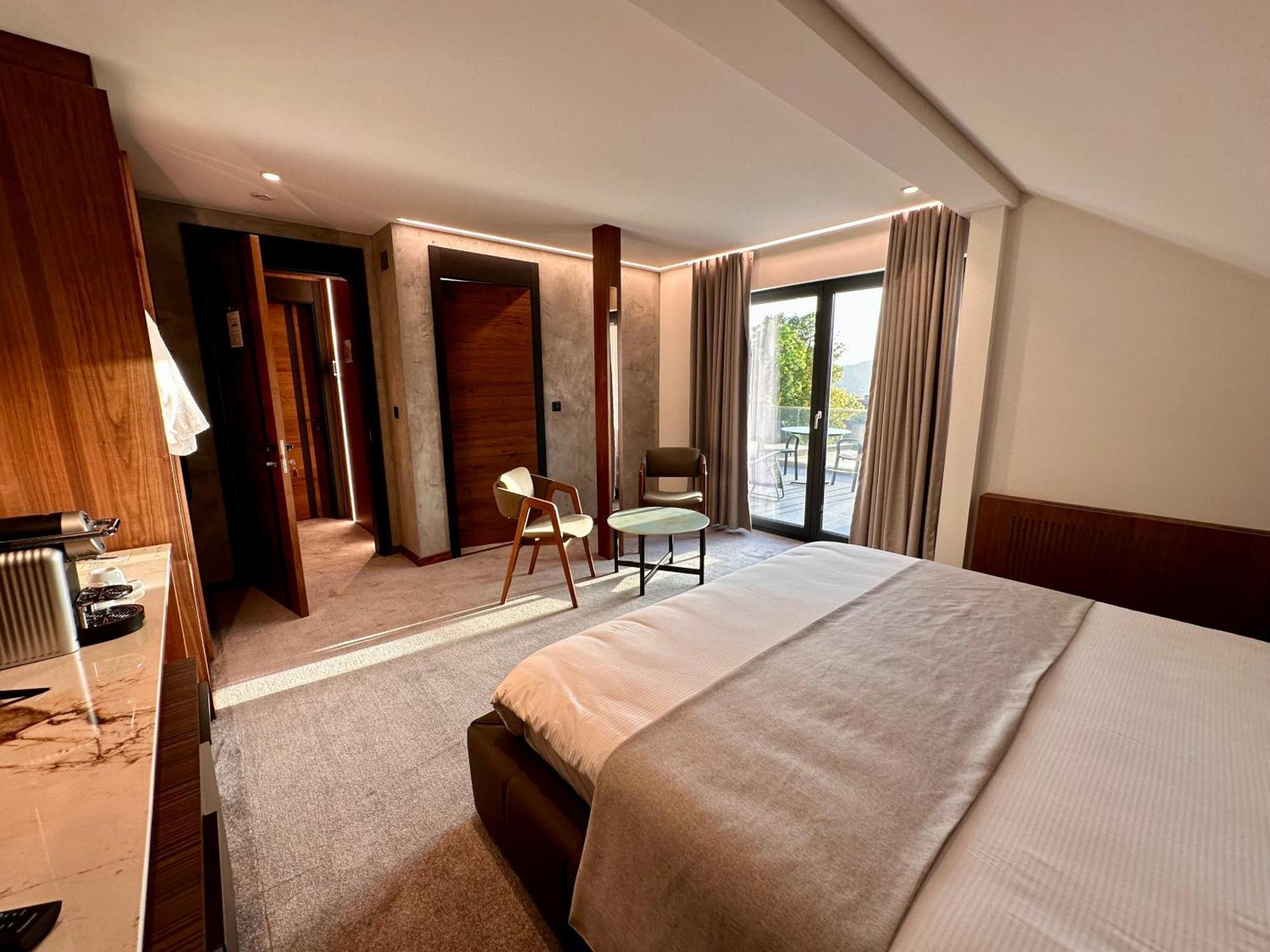 Hotel Restaurant & Spa Les Planets Les Rasses Exterior foto